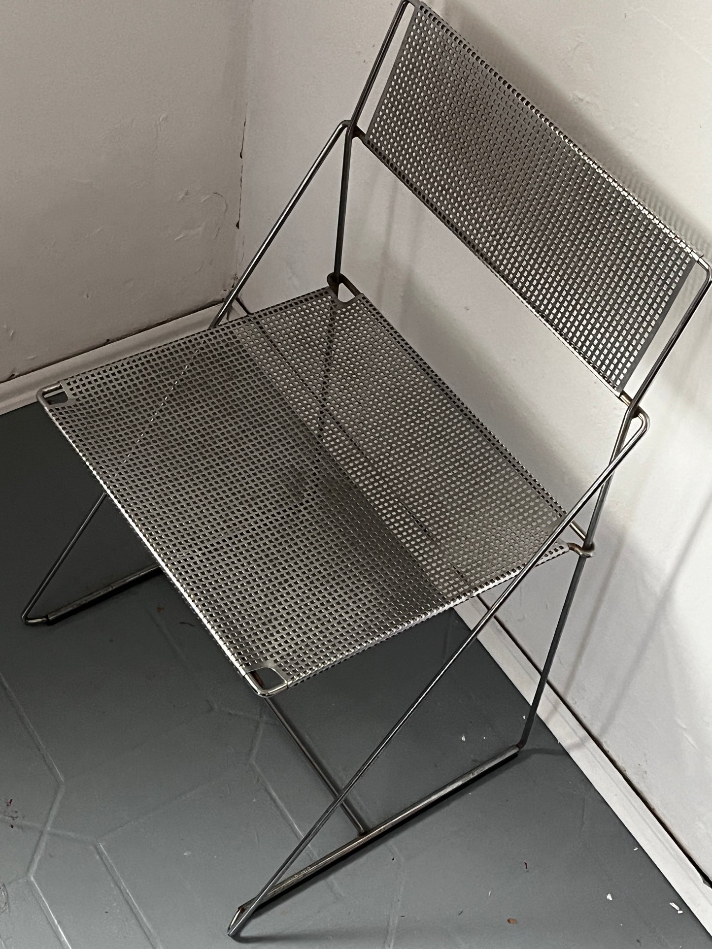 Niels Jörgen Haugesen metal armchair Magis 80s / 90s