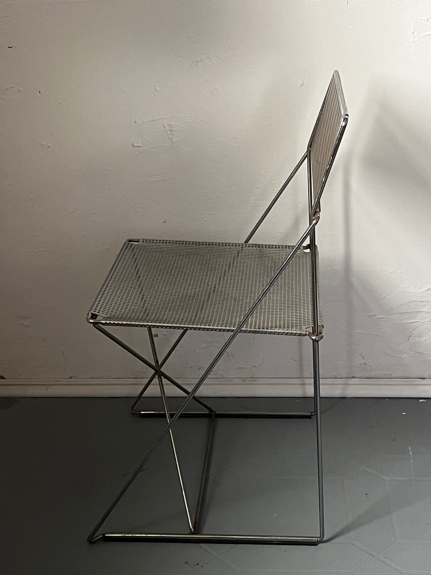 Niels Jörgen Haugesen metal armchair Magis 80s / 90s