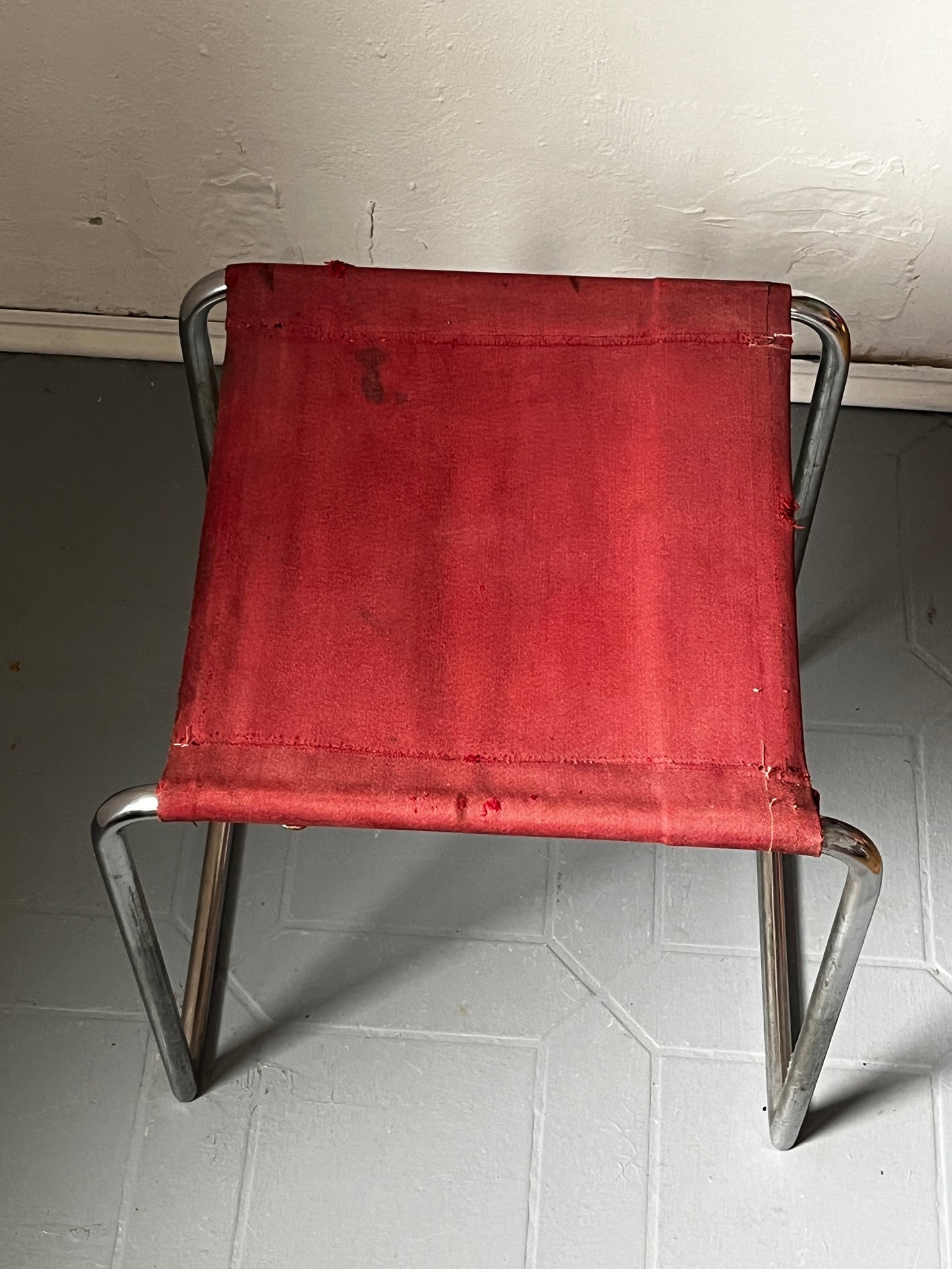 Bauhaus Ära Stahlrohr Hocker mit Textilbezug
