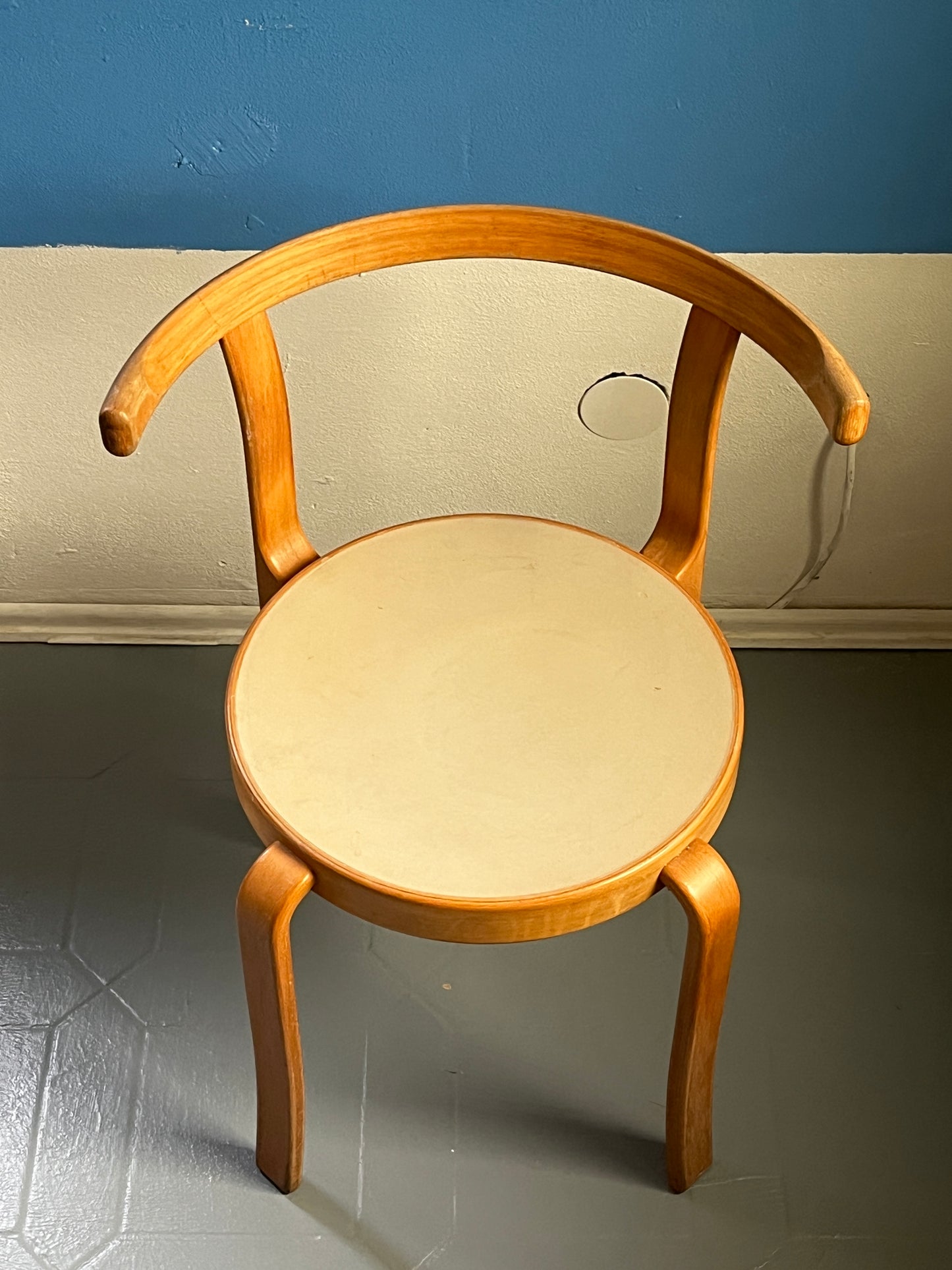 Magnus Olesen armchair model series 8000