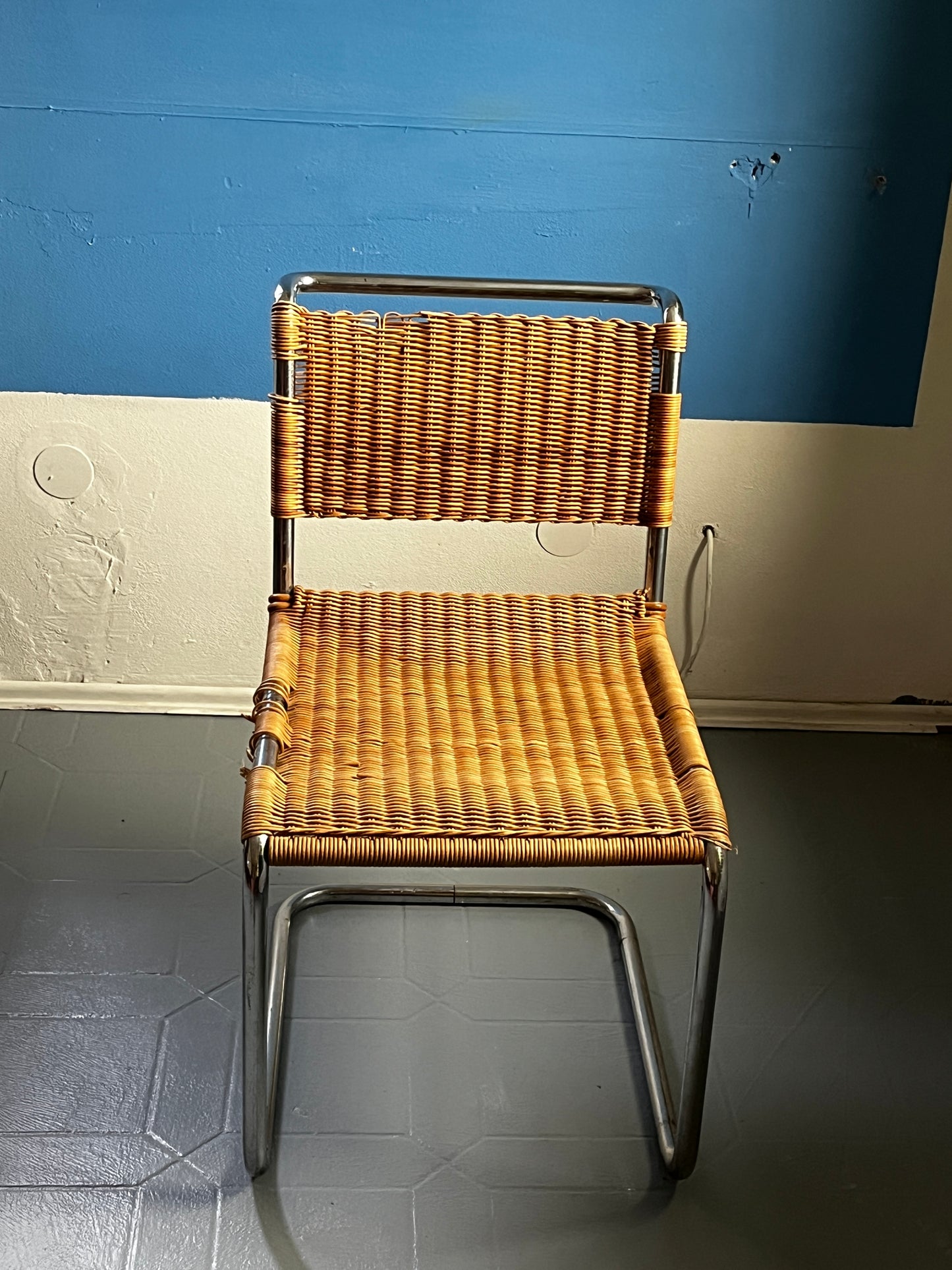 Steel tube chair, cantilever design, Bauhaus era, 1930s to 1950s