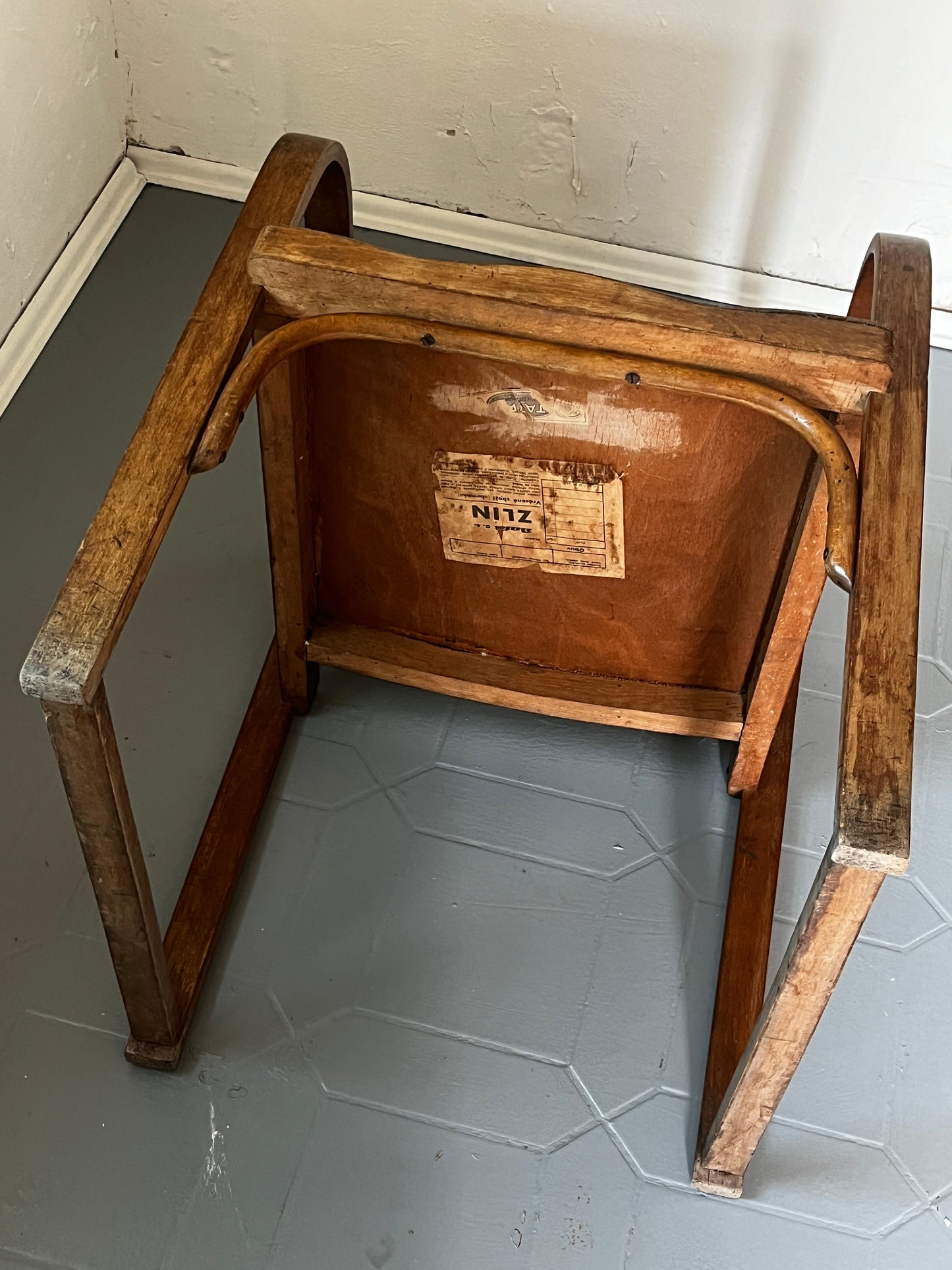 Restaurationsobjekt Tatra Sessel für Bata Zslim Modell A 745 F