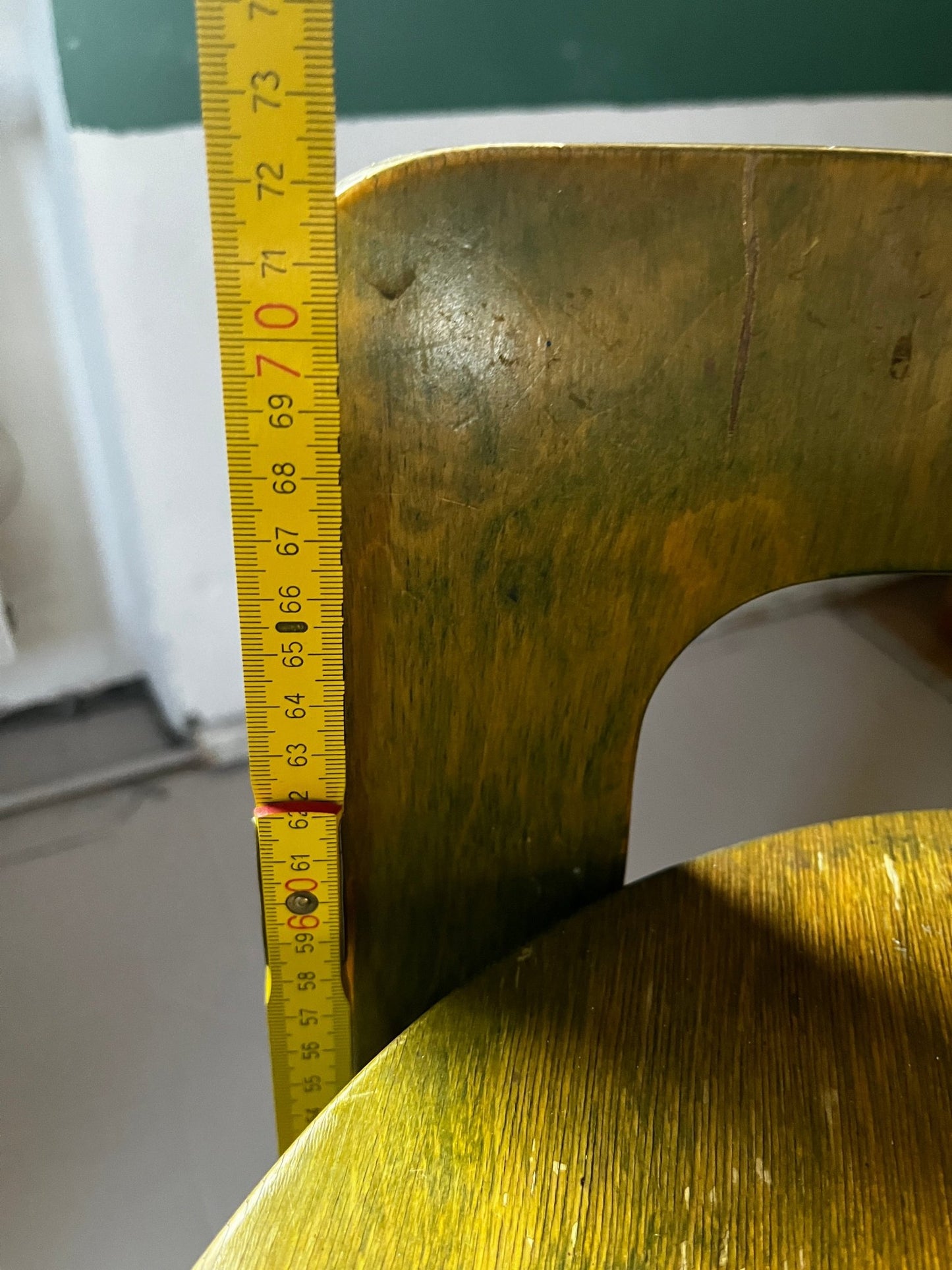 Alvar Aalto K65 Barhocker 1970 / 1980 Holz grün Hersteller unbekannt - vintseekers