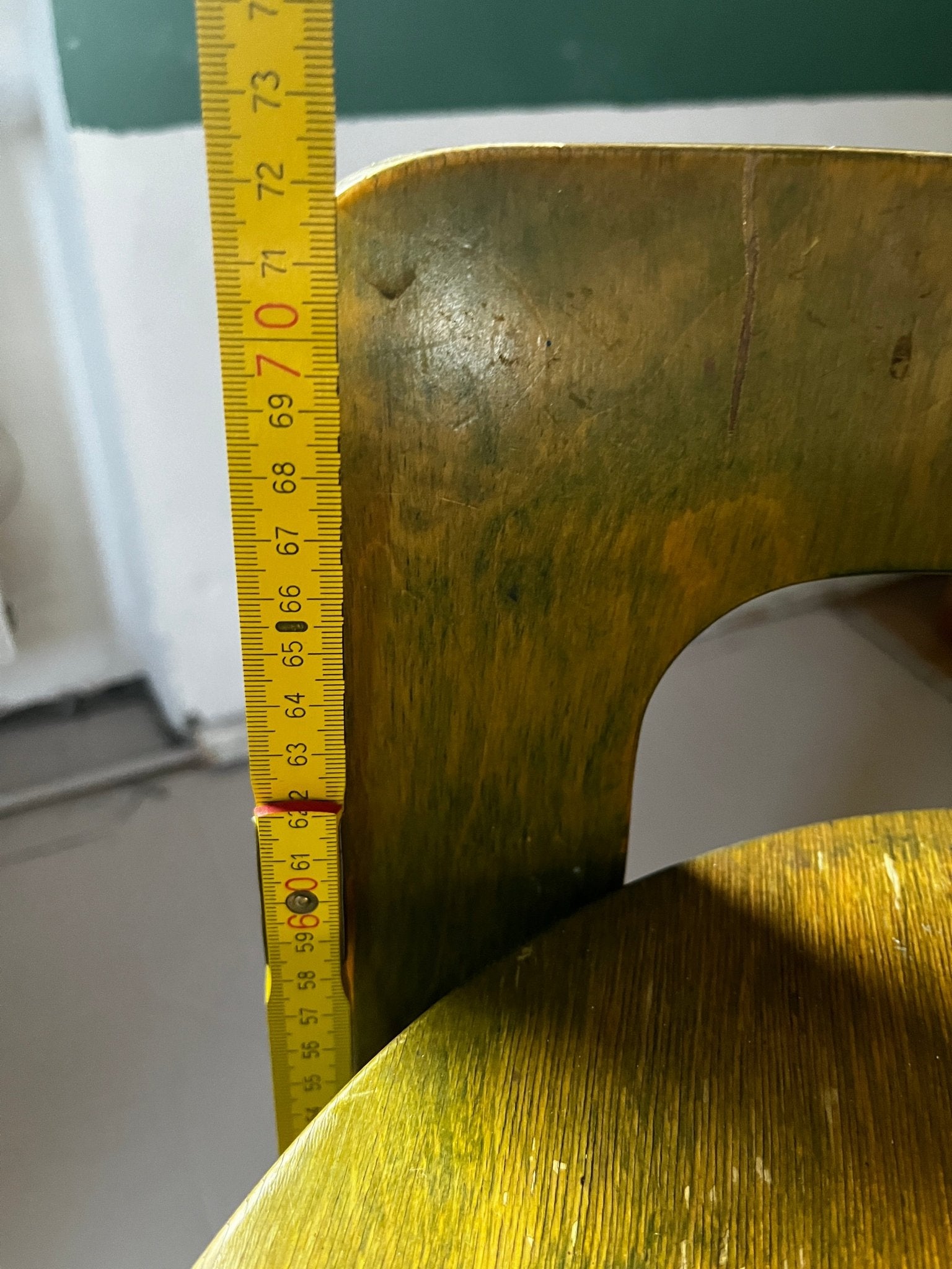 Alvar Aalto K65 Barhocker 1970 / 1980 Holz grün Hersteller unbekannt - vintseekers