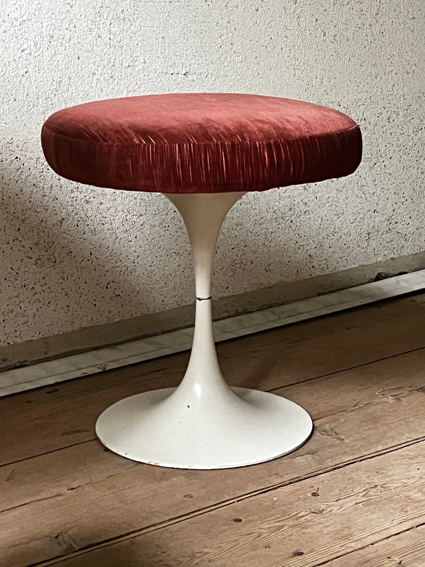 Arkana Tulip Hocker Metall / Textil rot 1950 / 1960 Modell Nr. 4 - vintseekers
