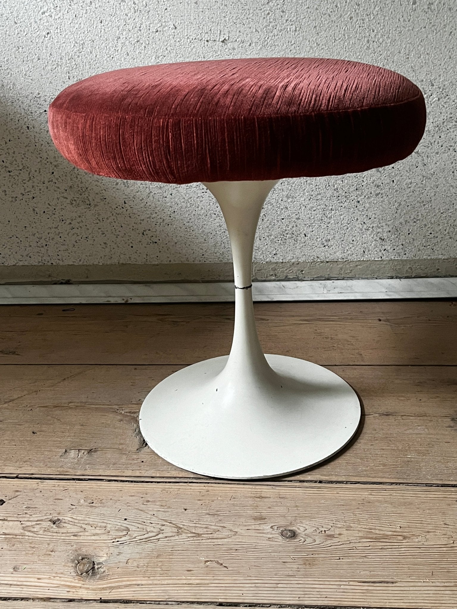 Arkana Tulip Hocker Metall / Textil rot 1950 / 1960 Modell Nr. 4 - vintseekers