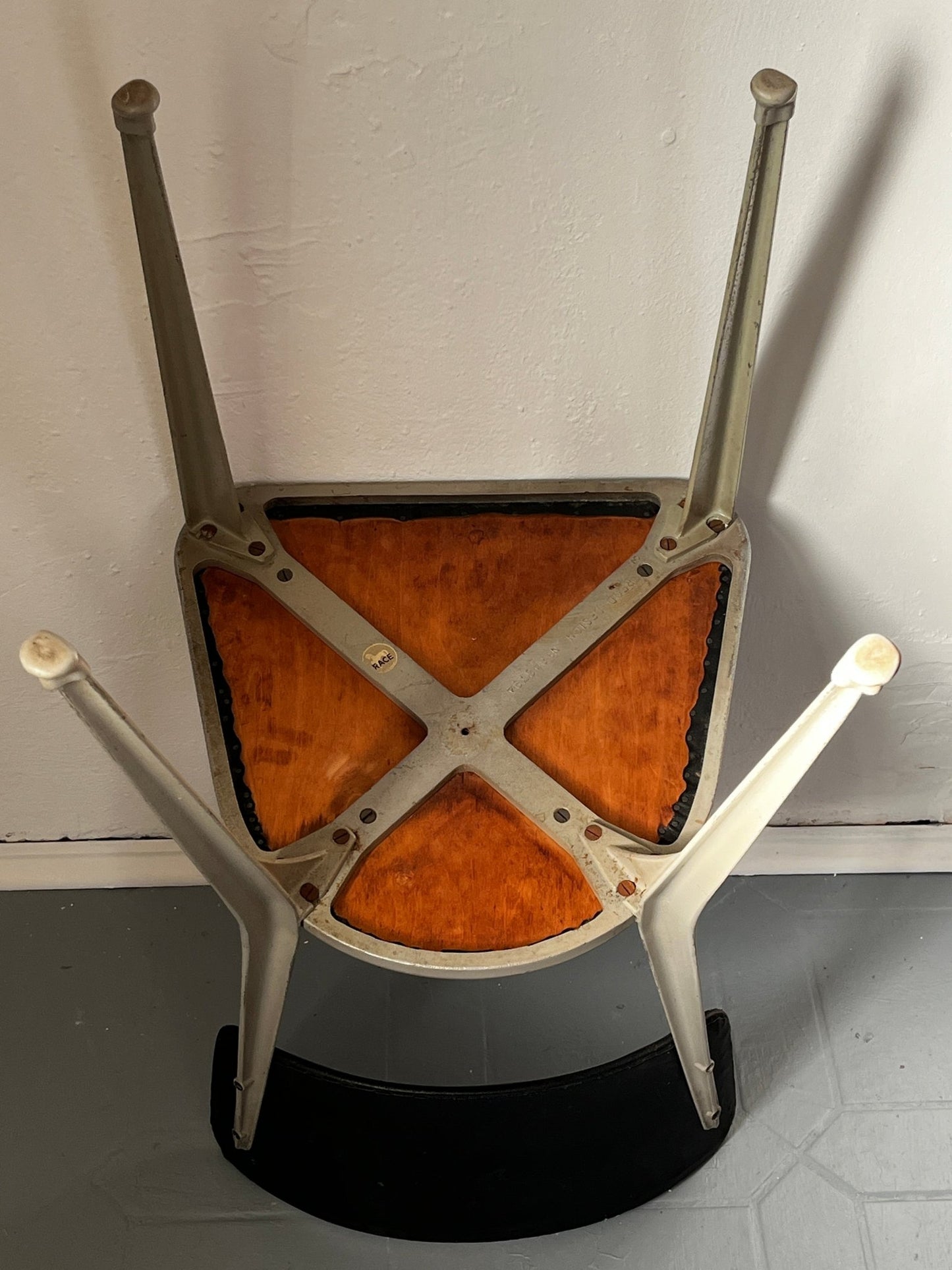 Ernest Race Sessel Modell BA23 - vintseekers