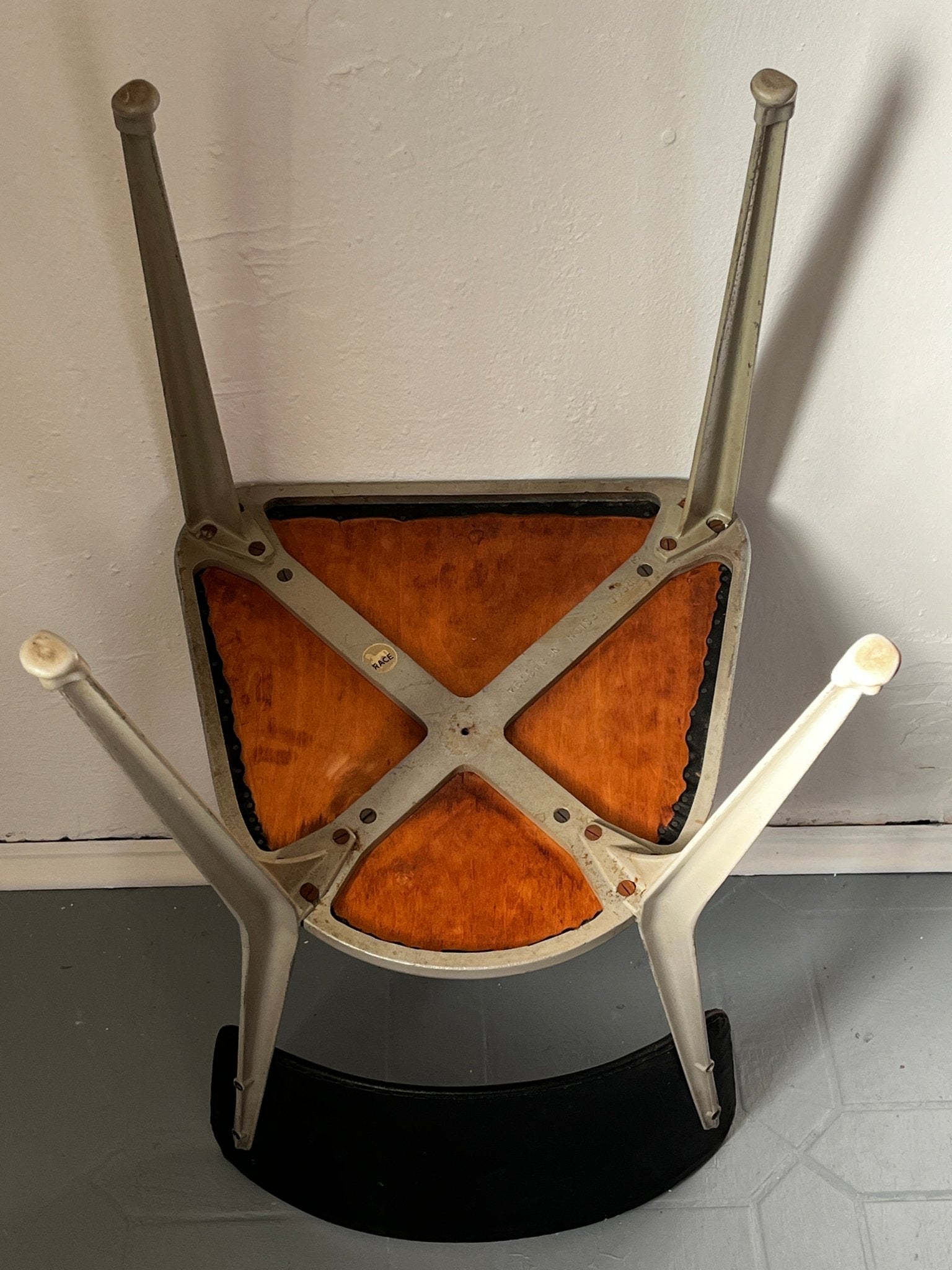 Ernest Race Sessel Modell BA23 - vintseekers