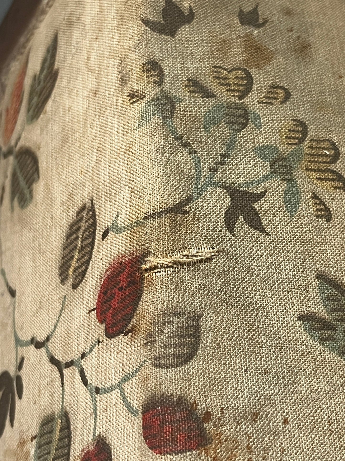 Jugendstil Hocker Holz braun Textil floral - vintseekers