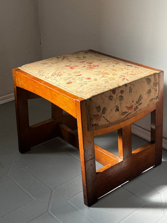 Jugendstil Hocker Holz braun Textil floral - vintseekers