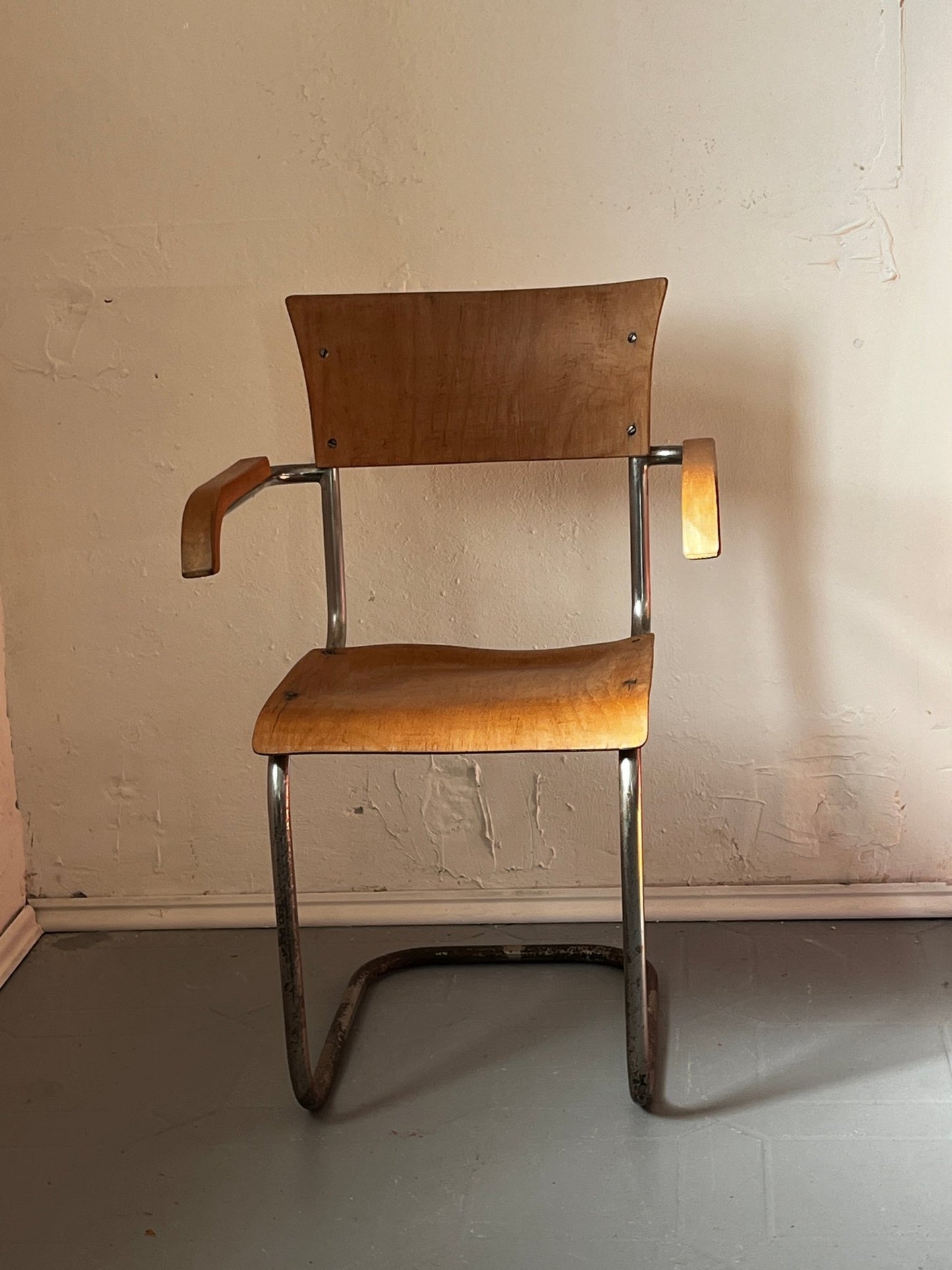 Mart Stam S 43 F Sessel Freischinger Gottwald Wien Stahlrohr Holz braun - vintseekers